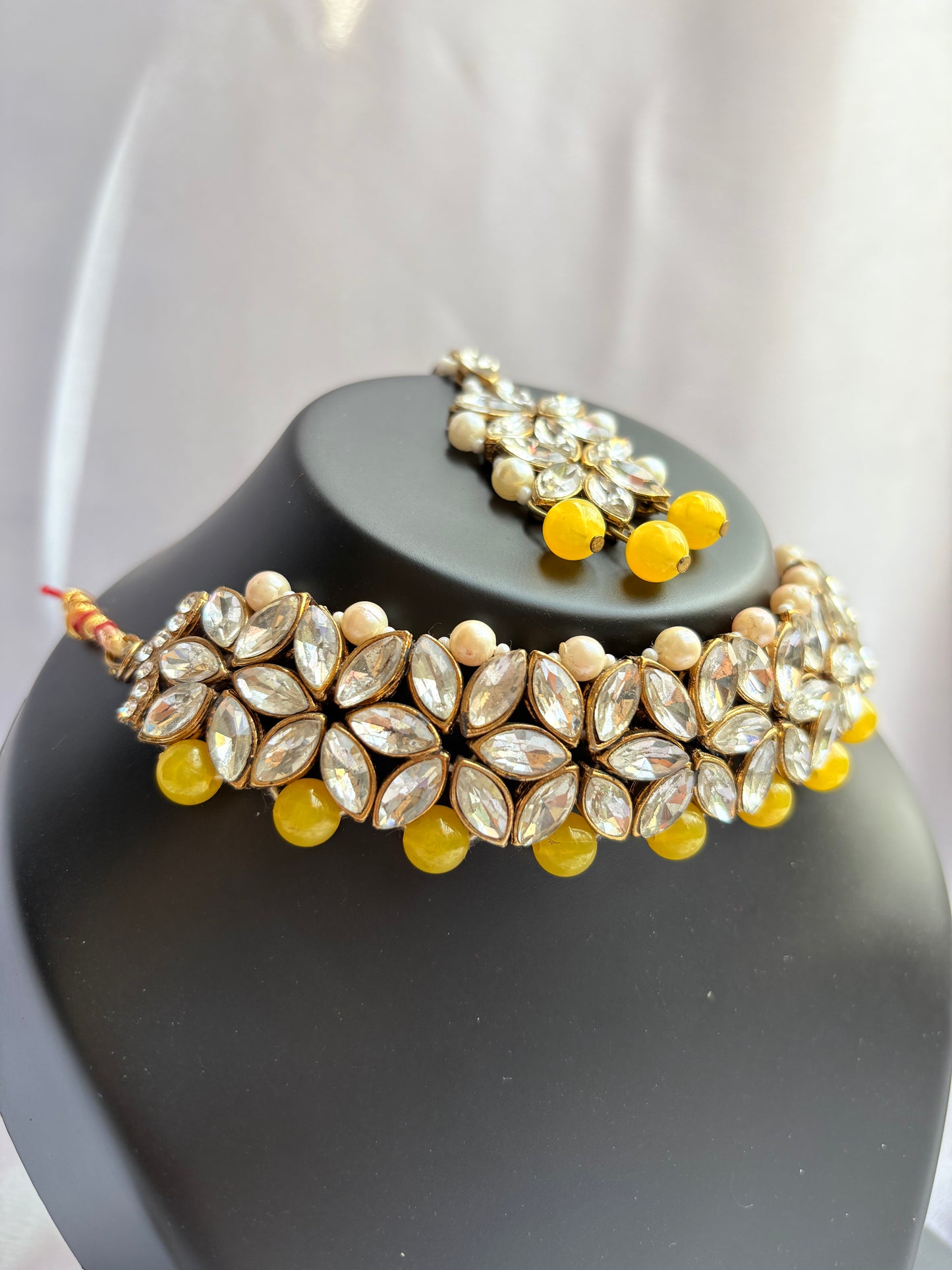 Kesar Phool Kundan Choker Set