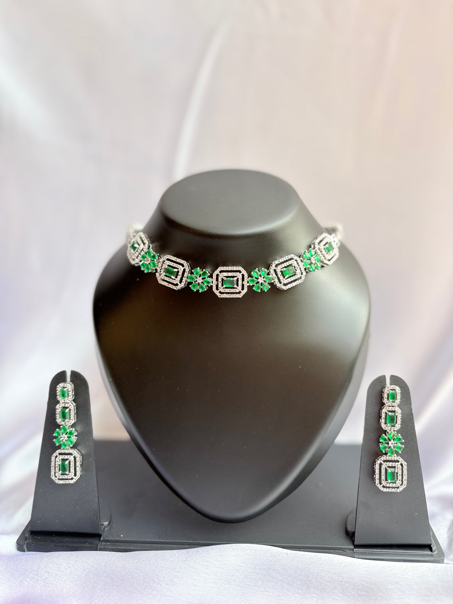 Aafreen Emerald Court Necklace Set