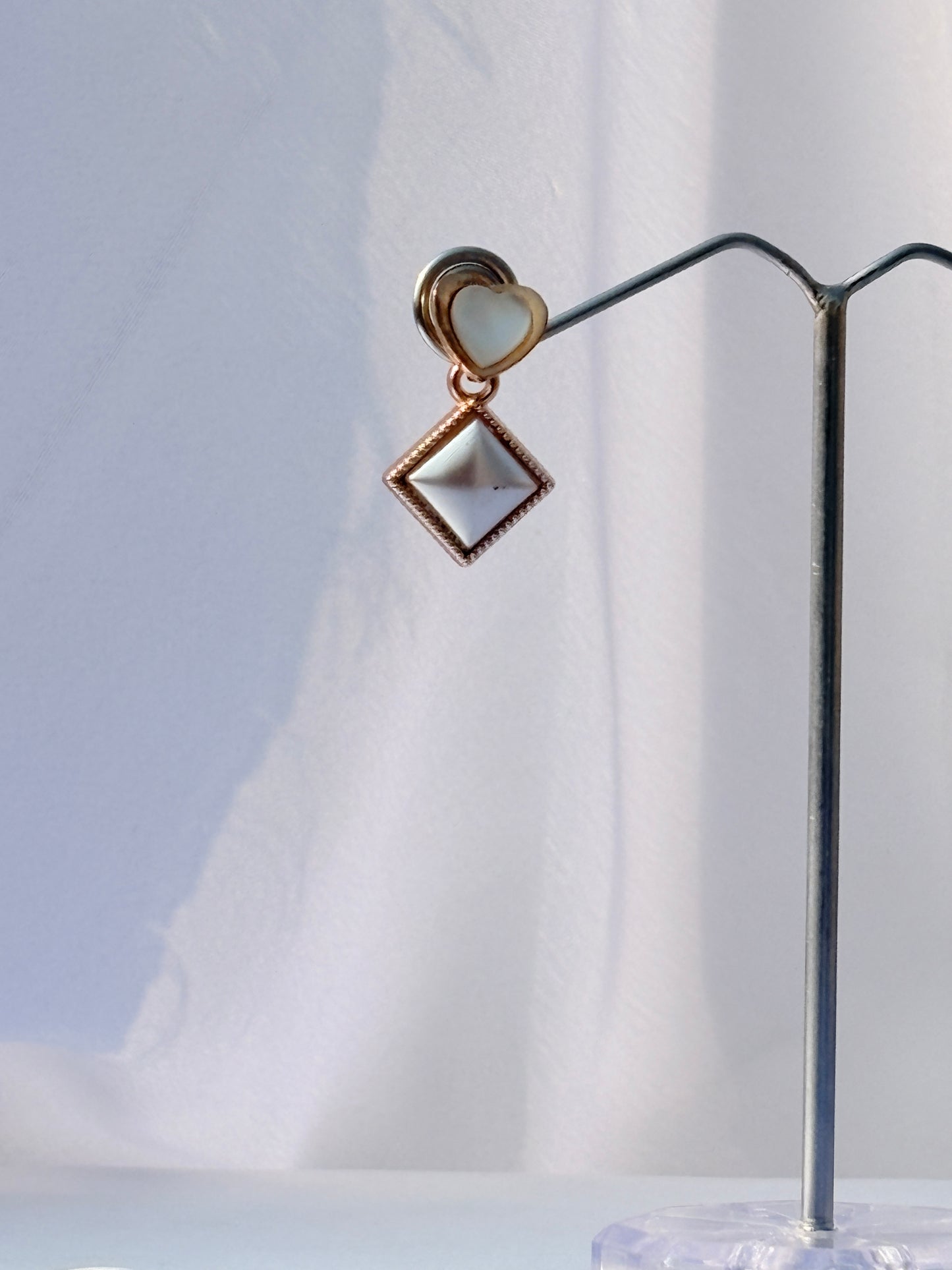 Rosé Prism Drops Description: