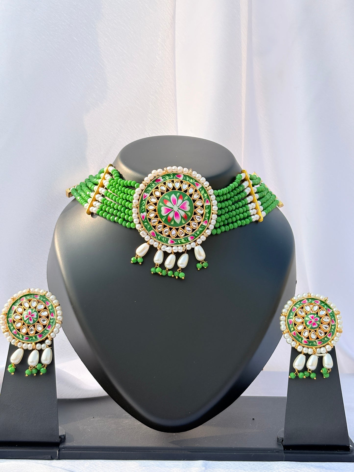 Rajnihara Emerald Bead Choker Set