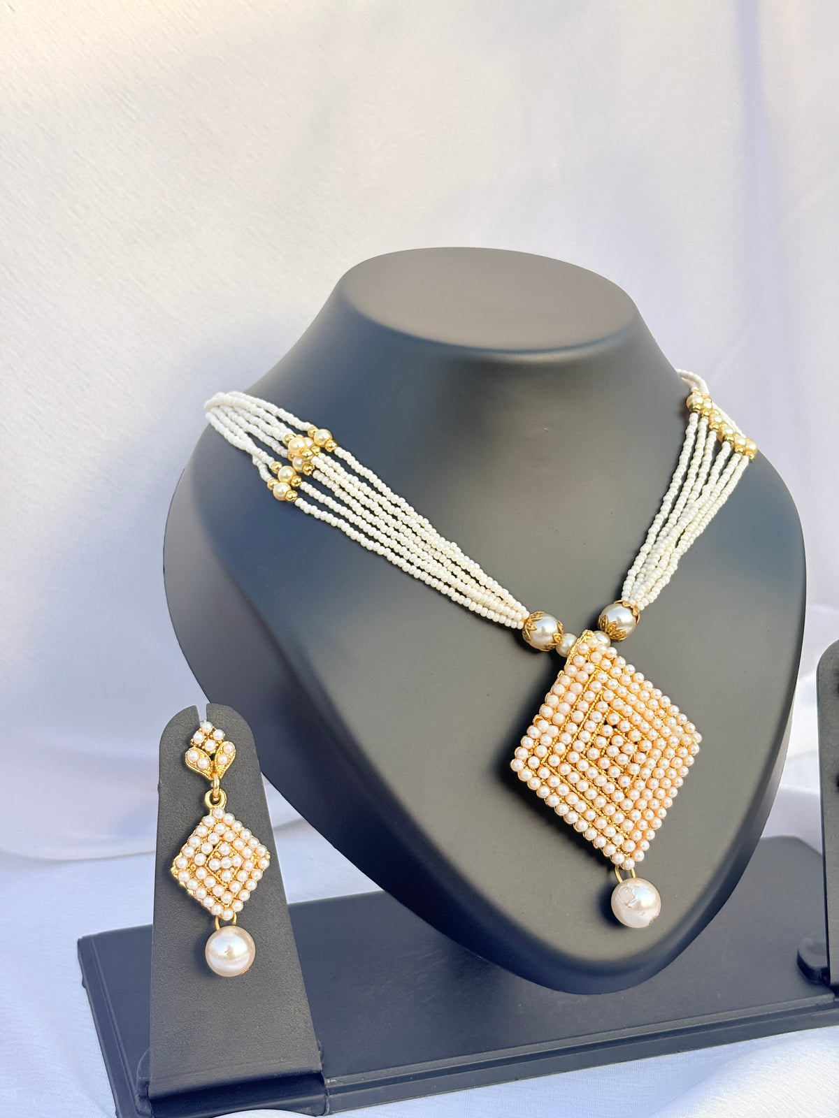 Rajsi Pearl Heritage Necklace Set