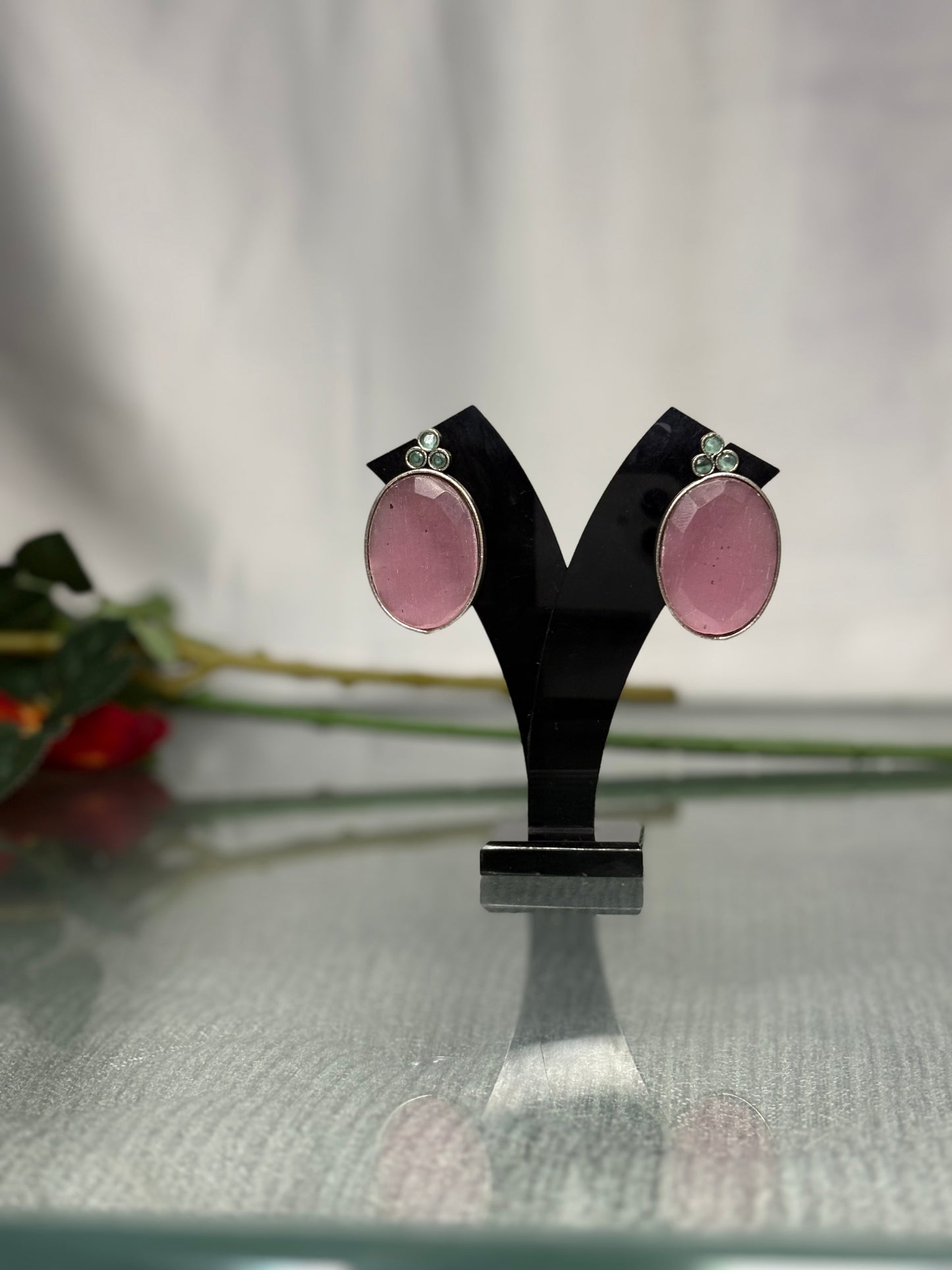 Rosé Noor Oval Drops