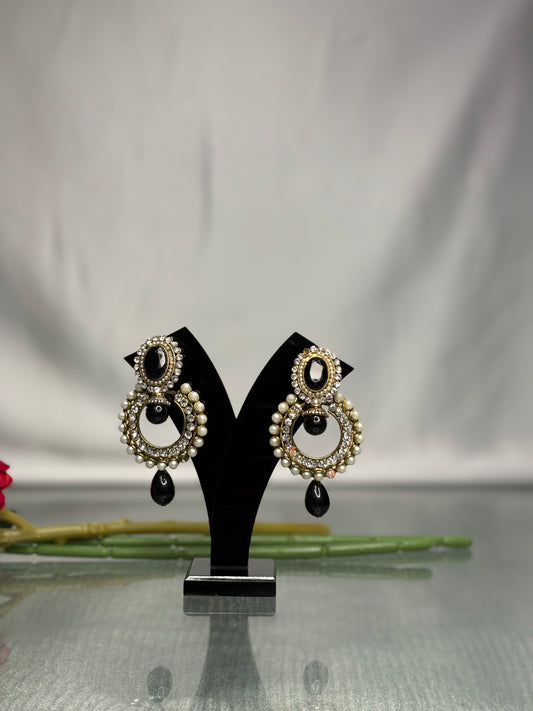 Zehra Noir Pearl Chandeliers