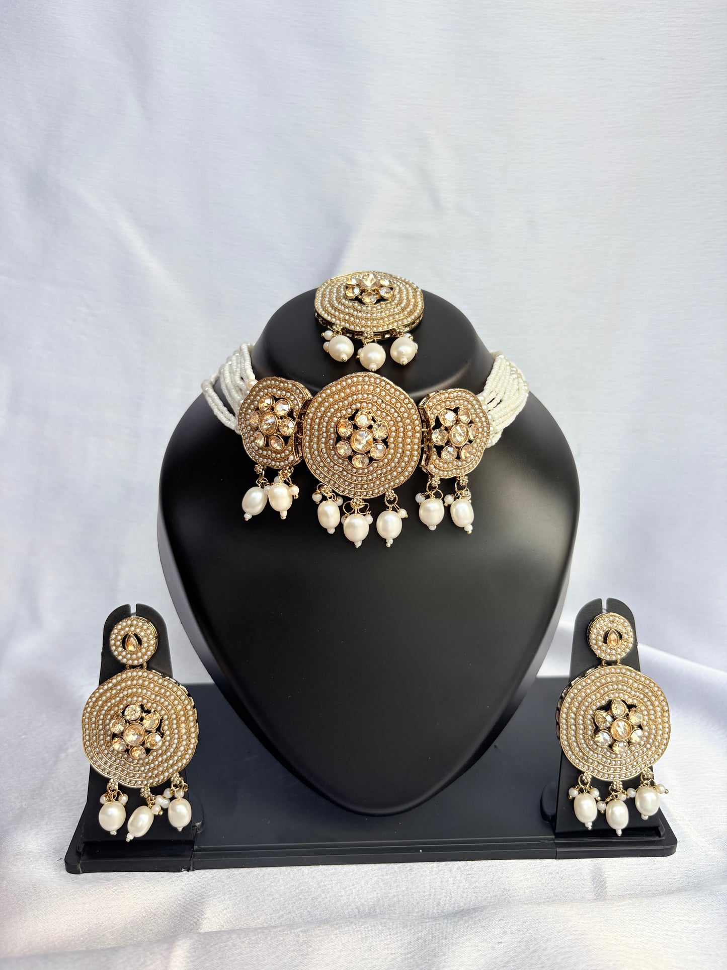 Padmavati Pearl Medallion Necklace Set