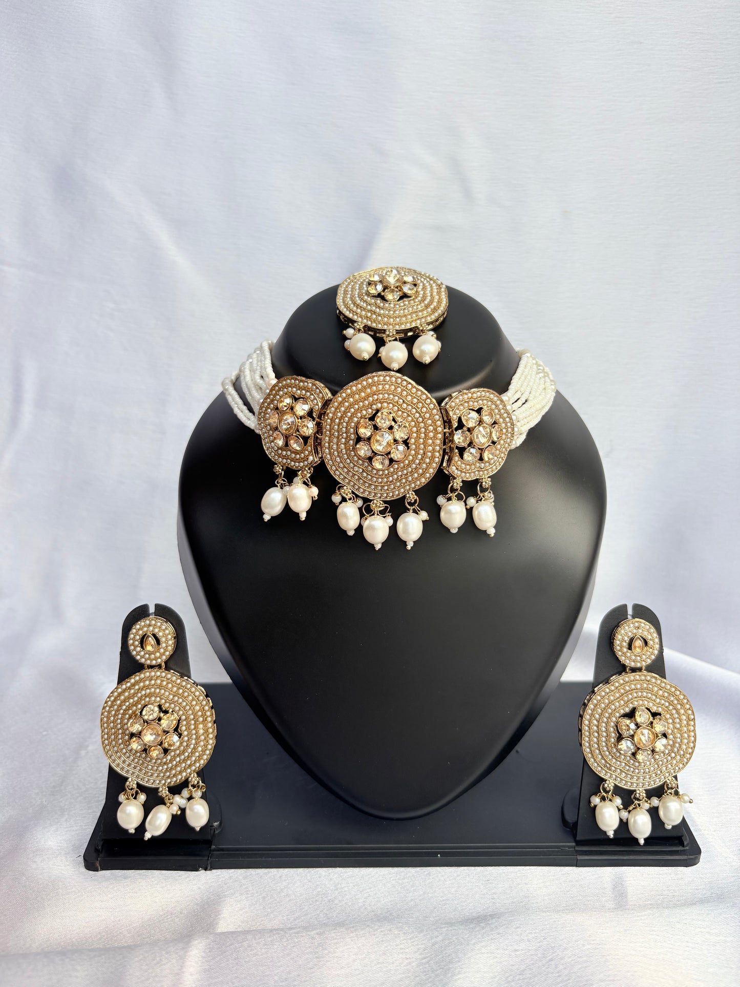 Padmavati Pearl Medallion Necklace Set