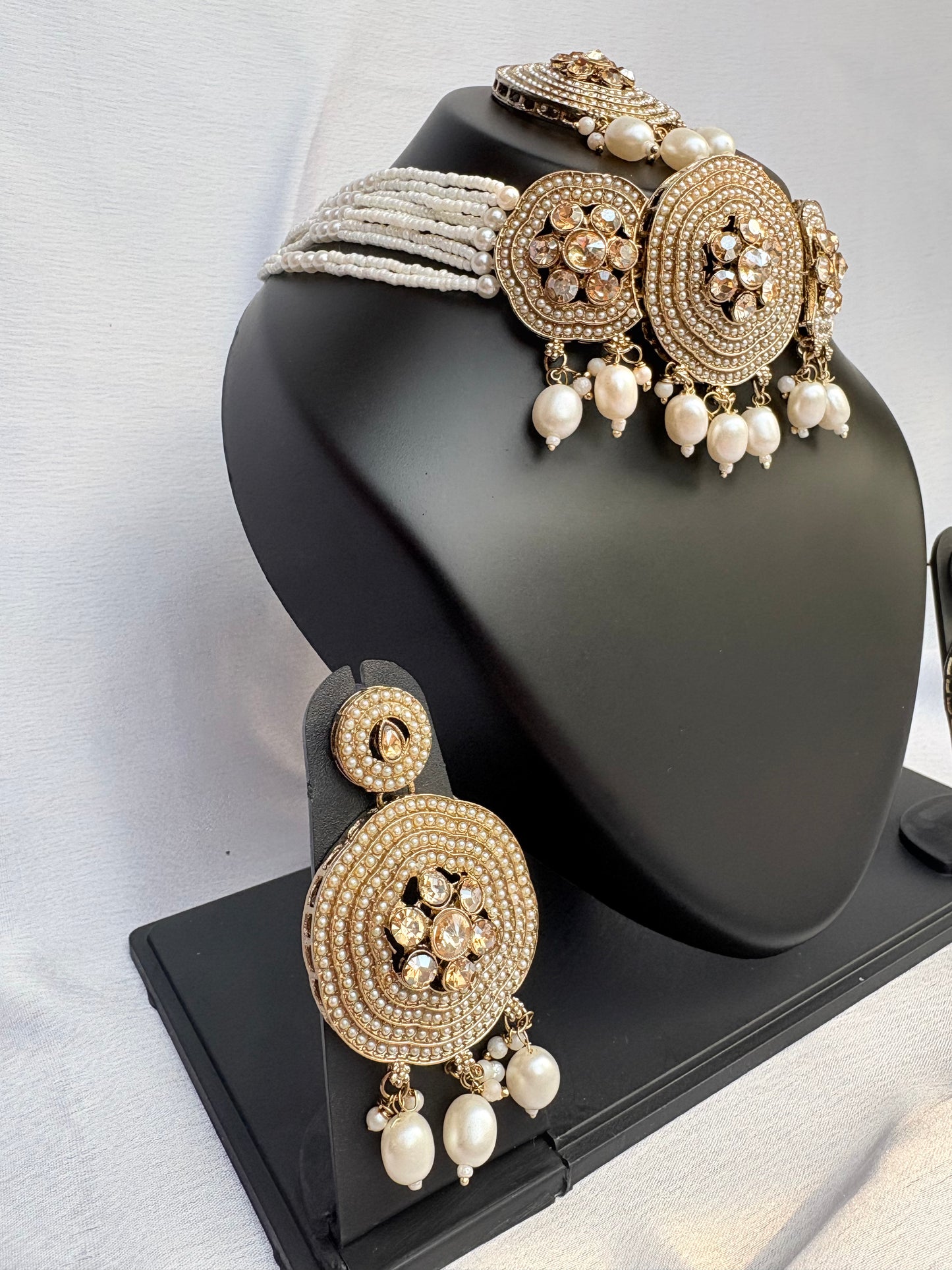 Padmavati Pearl Medallion Necklace Set