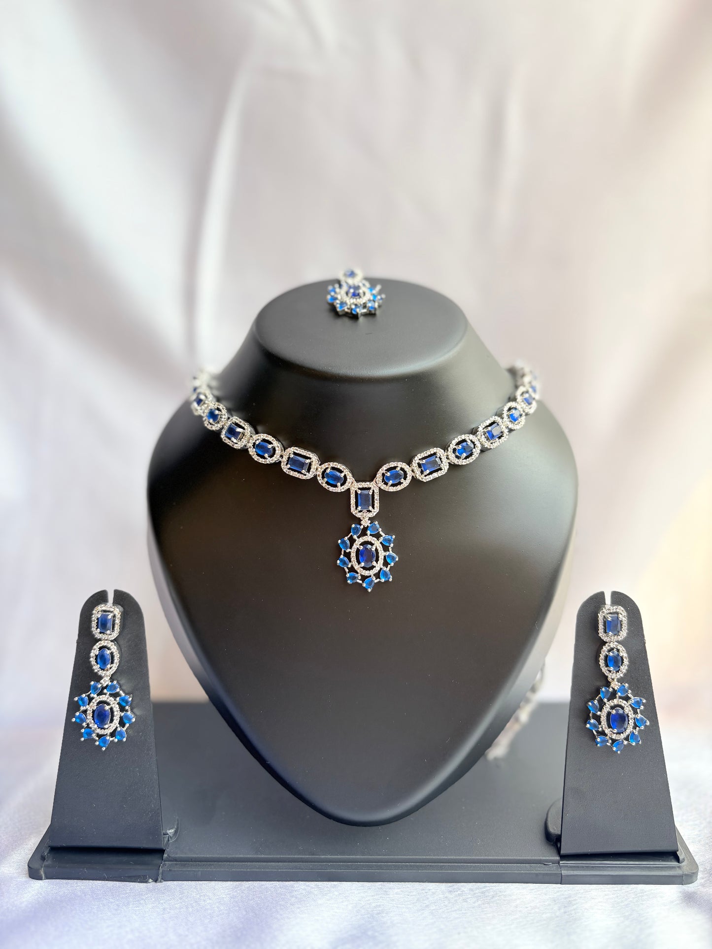 Neelambara Sapphire Halo Necklace Set