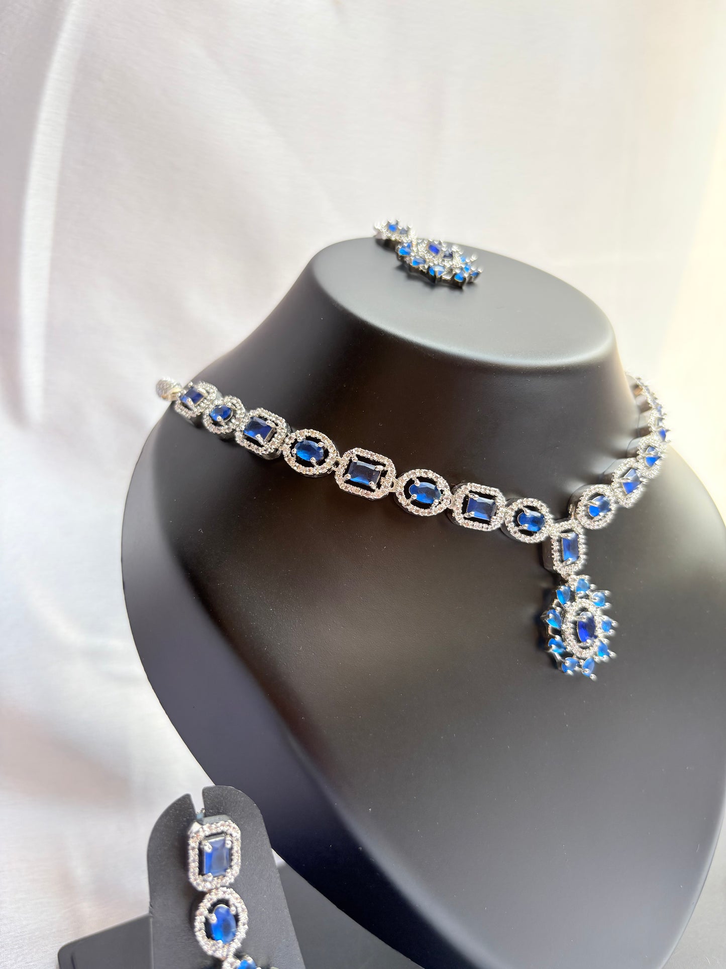 Neelambara Sapphire Halo Necklace Set