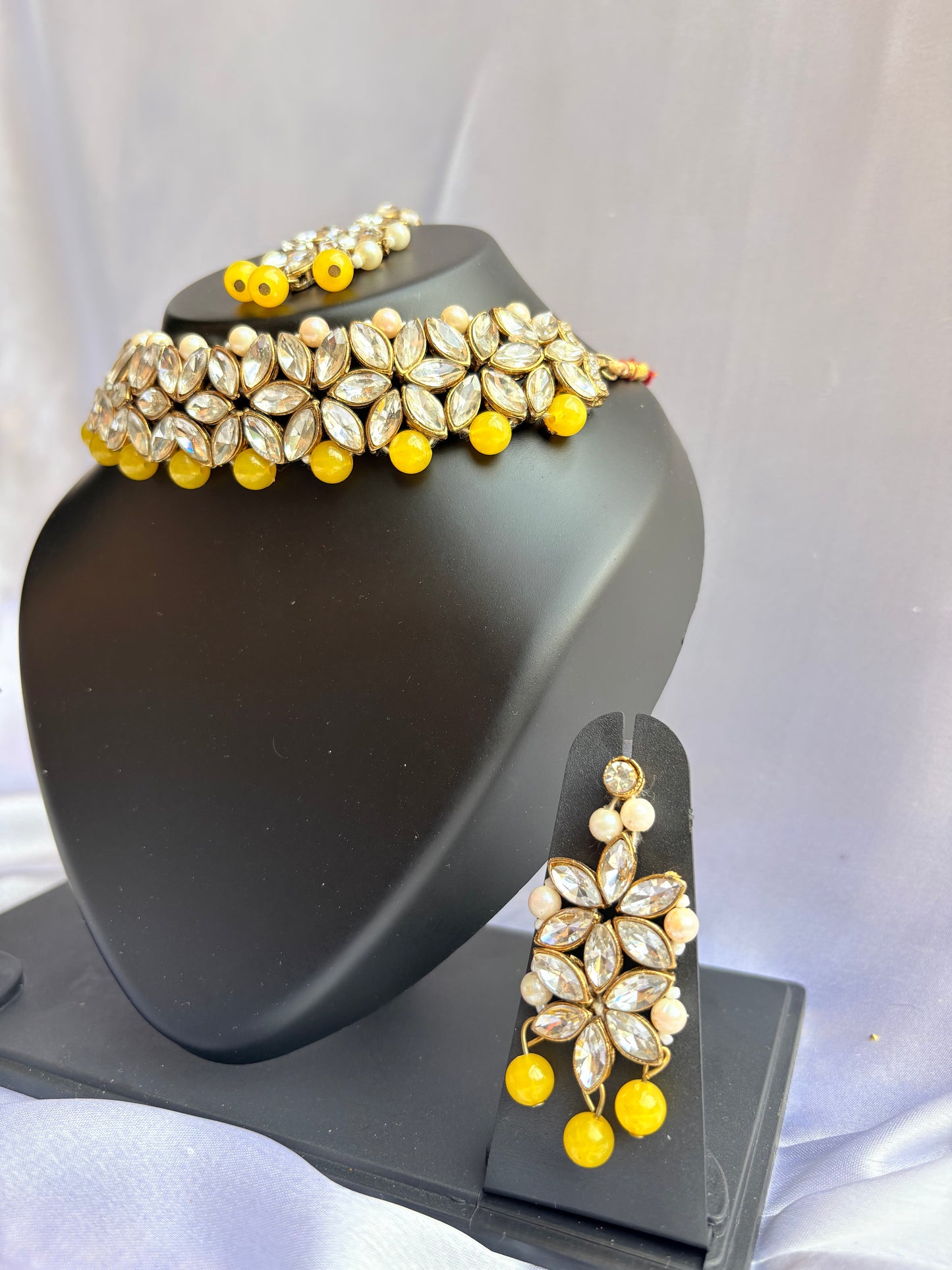 Kesar Phool Kundan Choker Set
