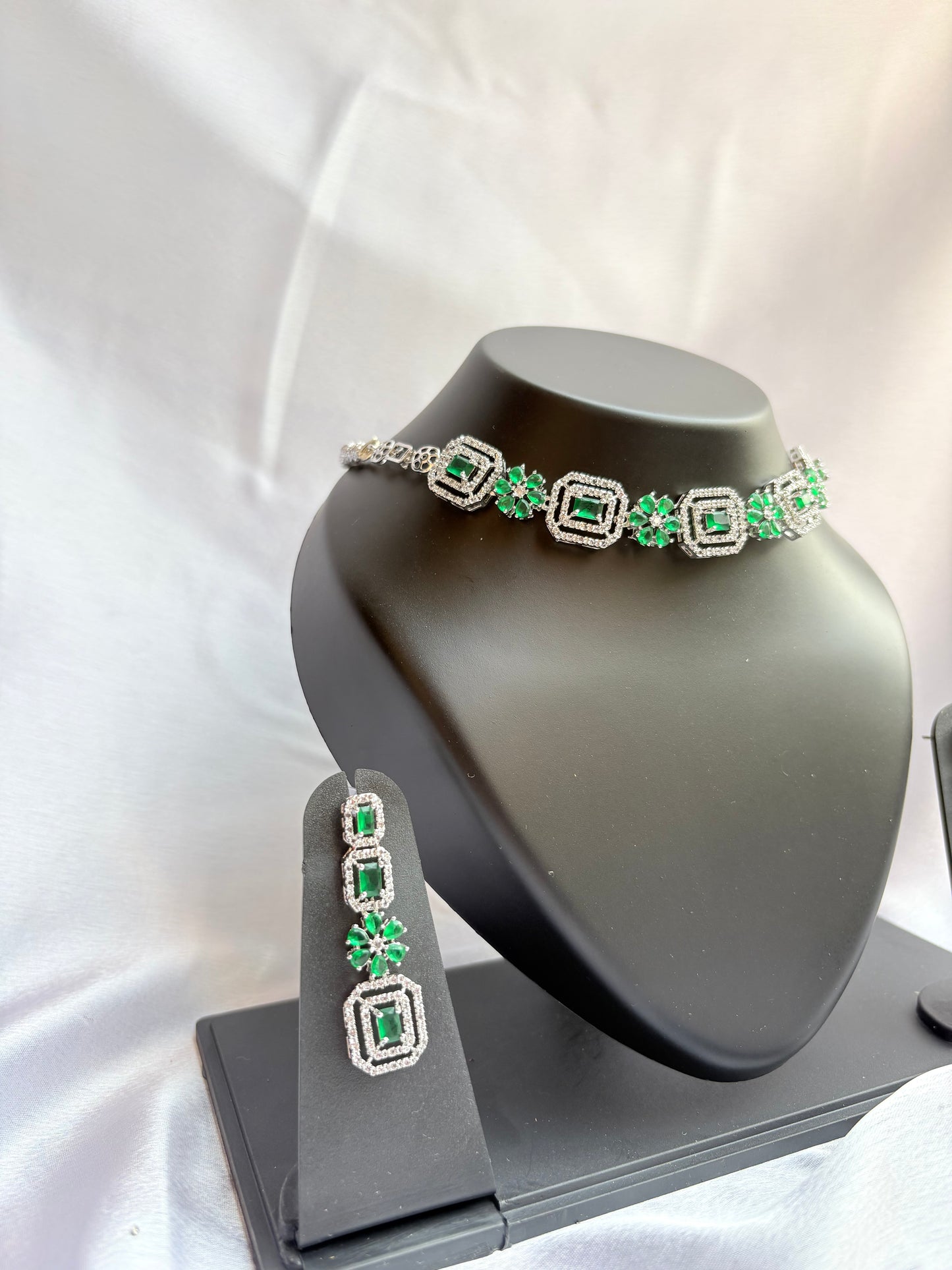 Aafreen Emerald Court Necklace Set