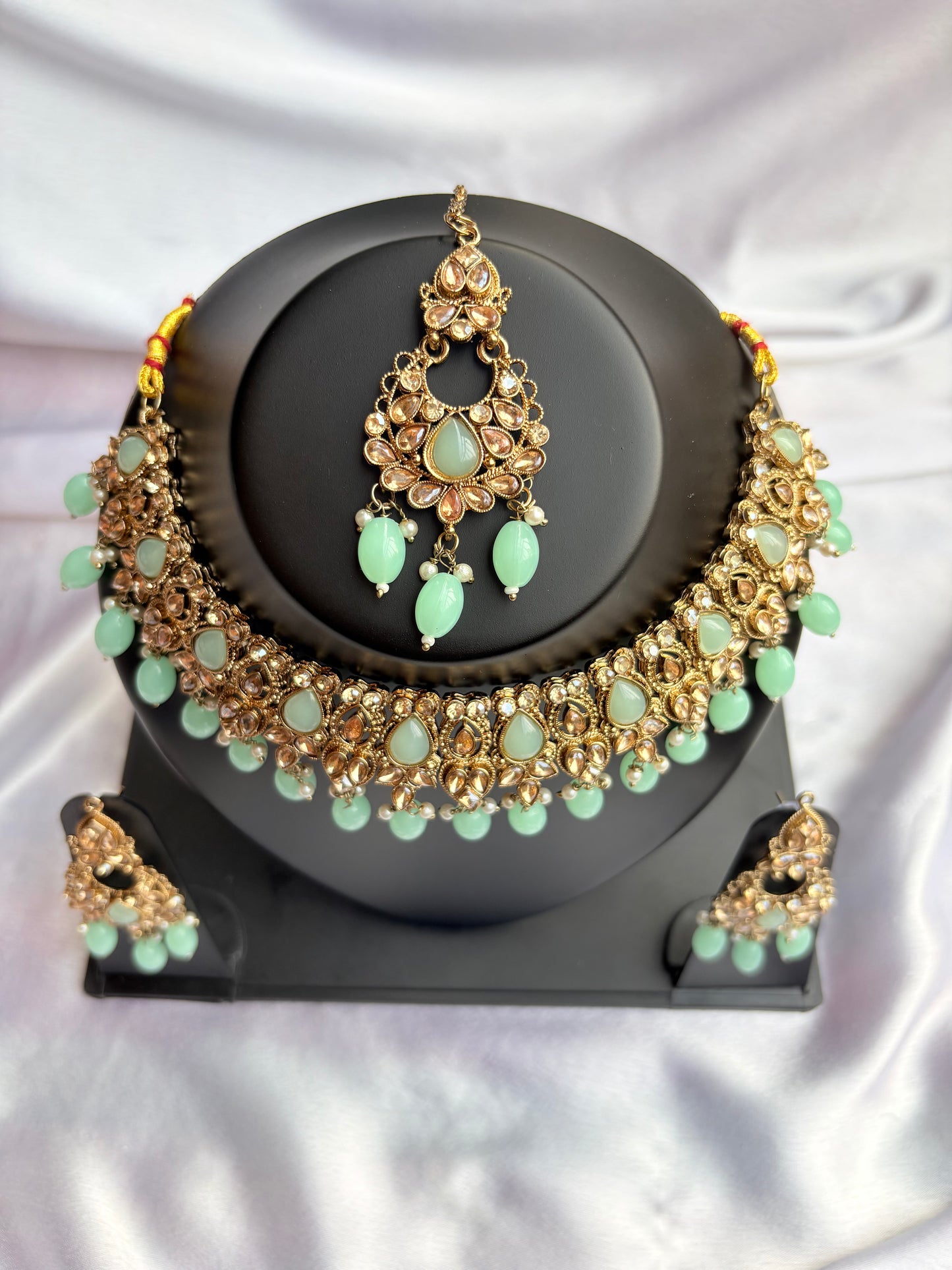 Aabha Mint Noor Kundan Choker Set