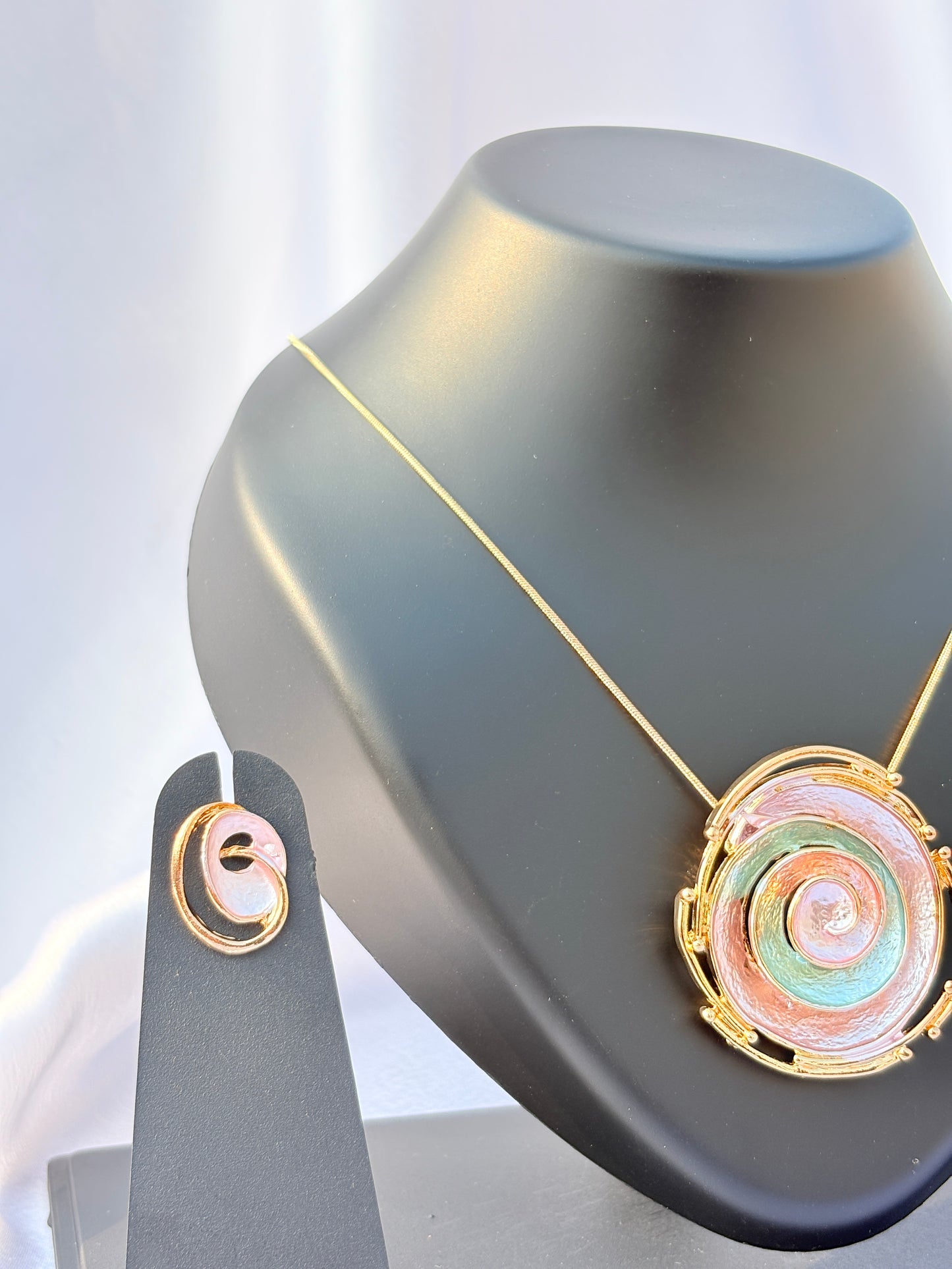 Aarohi Mandala Pearl Pendant Set