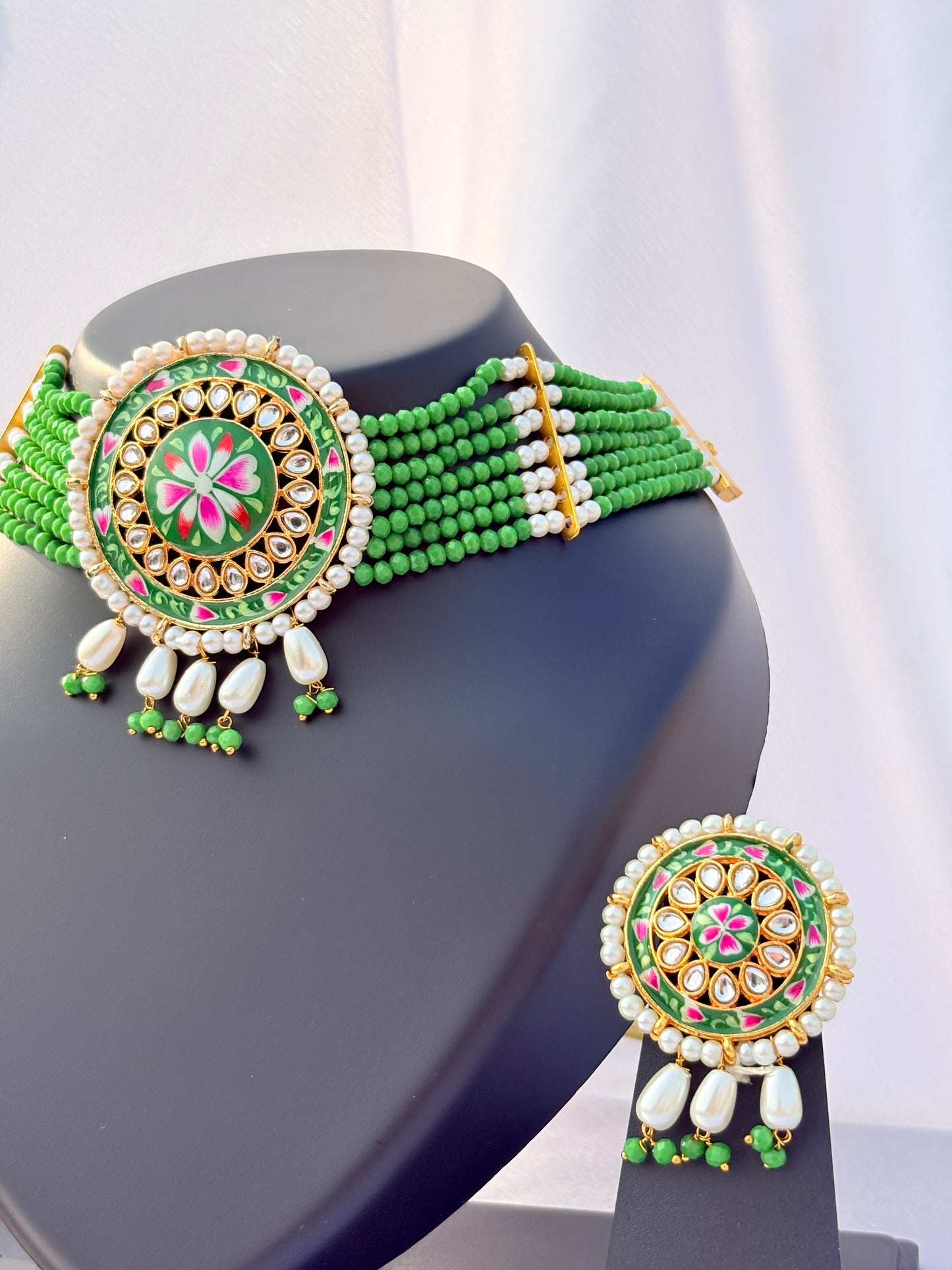 Rajnihara Emerald Bead Choker Set