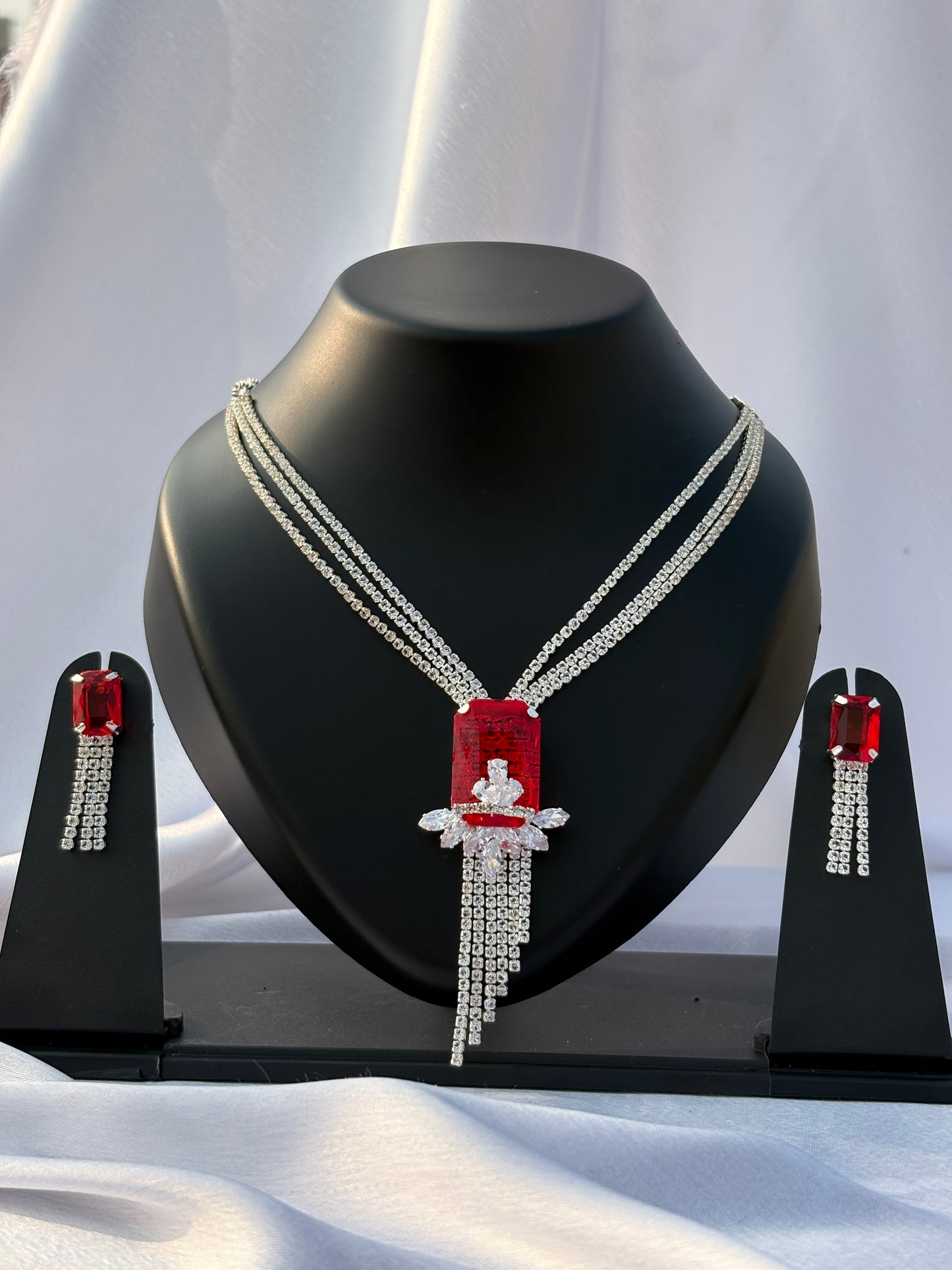 Noorika Ruby Tassel Necklace Set