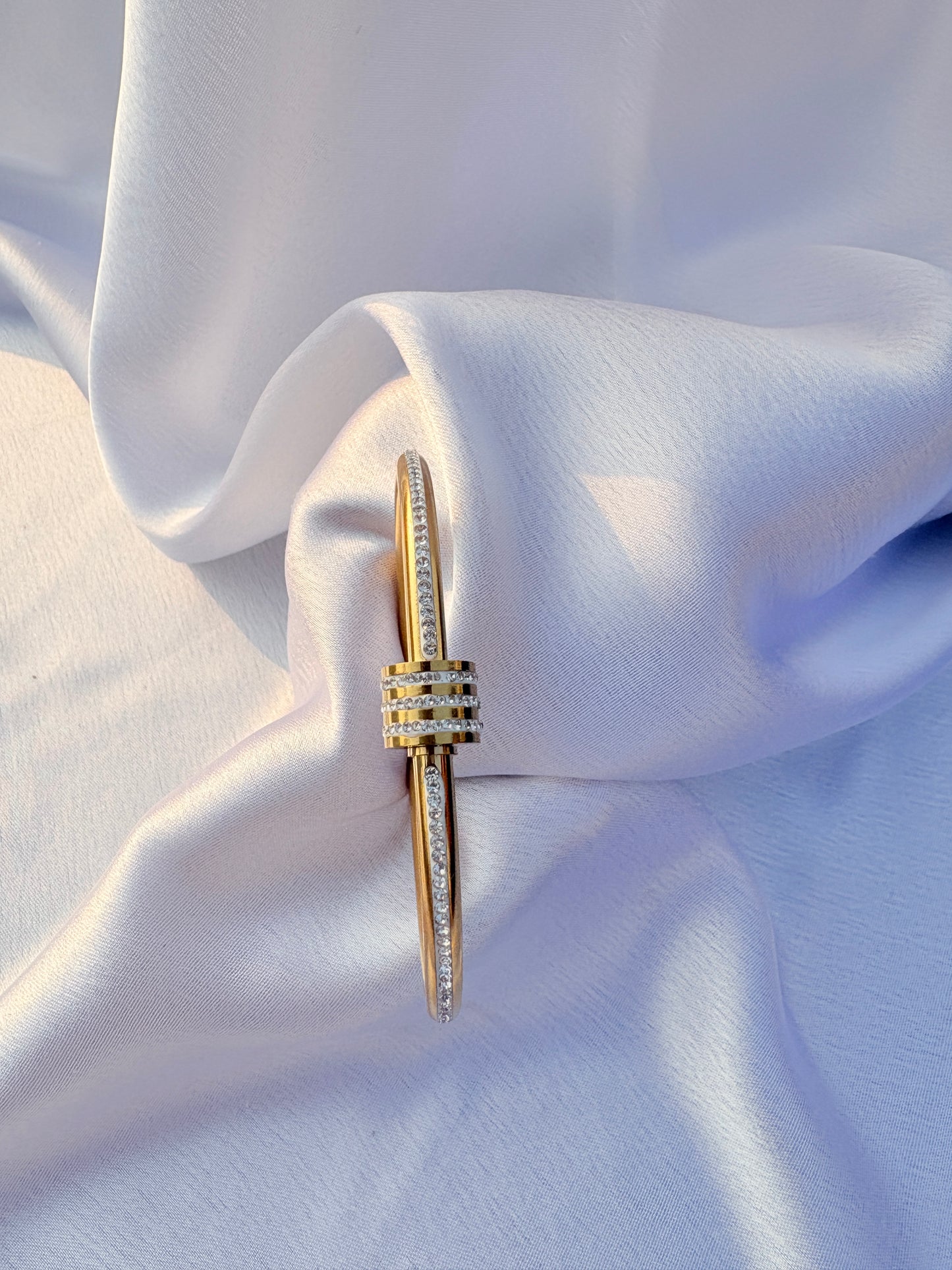 Golden Infinity Kada