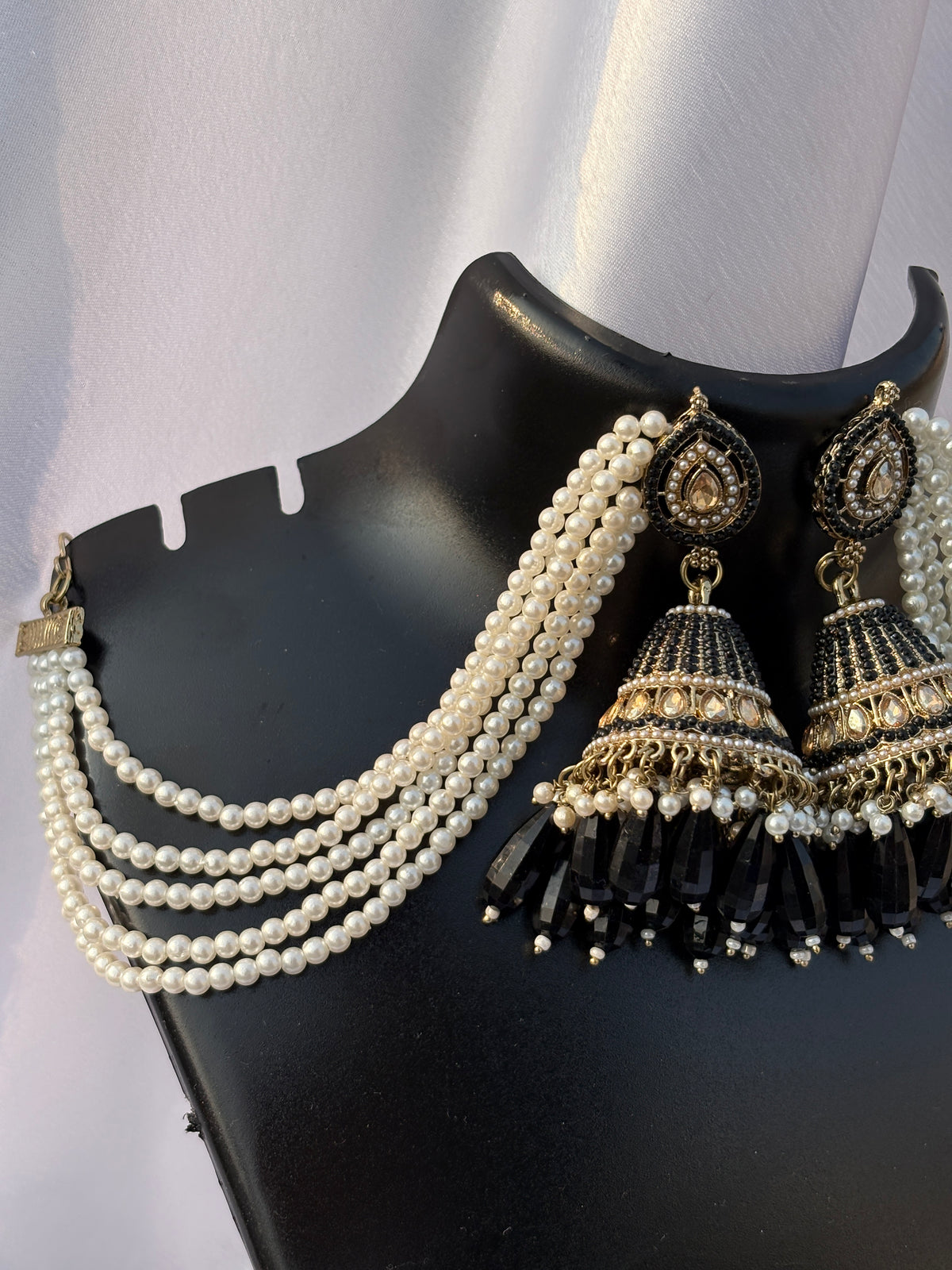 Noor-e-Bahubali Pearl Jhumkas