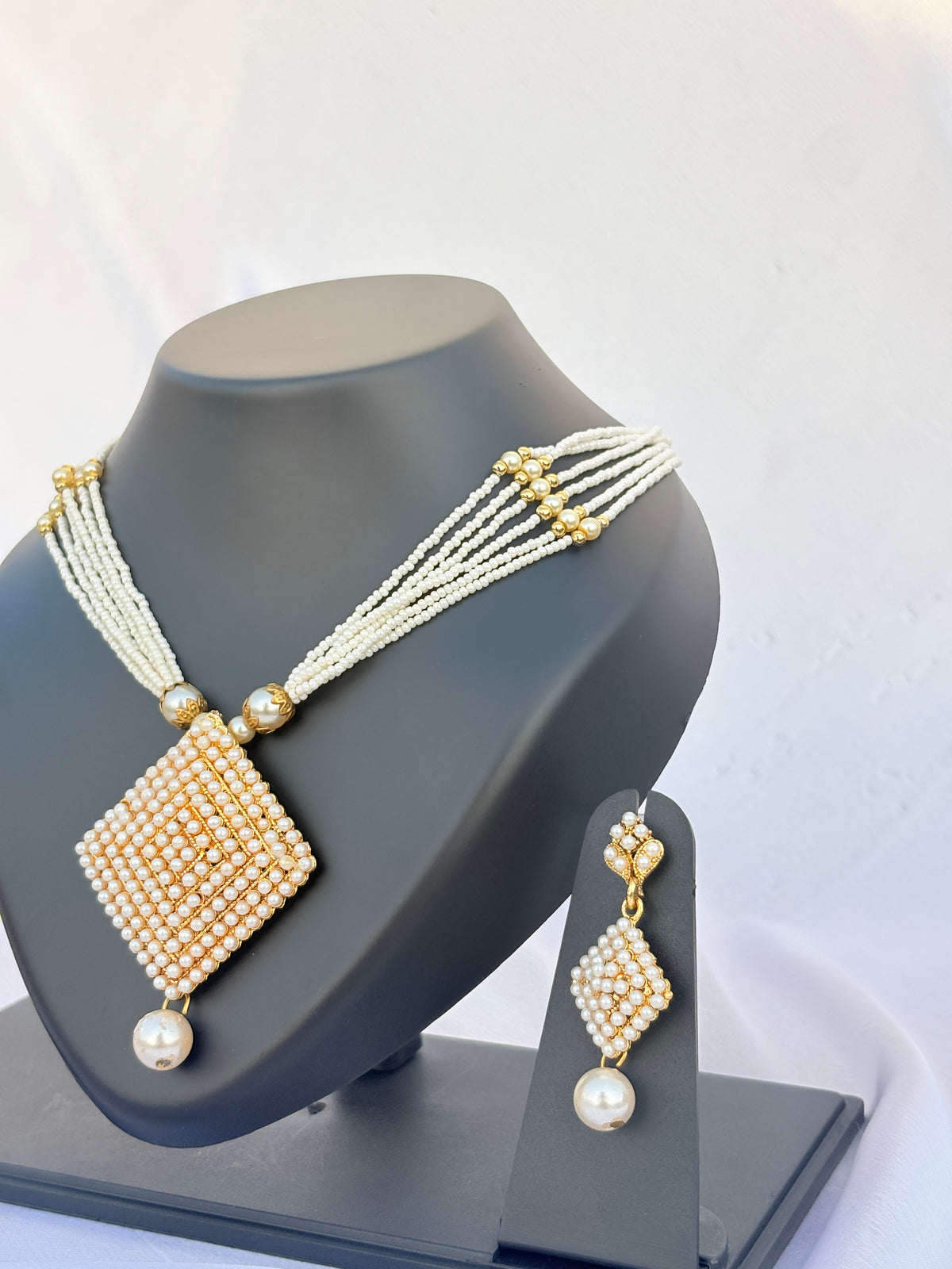 Rajsi Pearl Heritage Necklace Set
