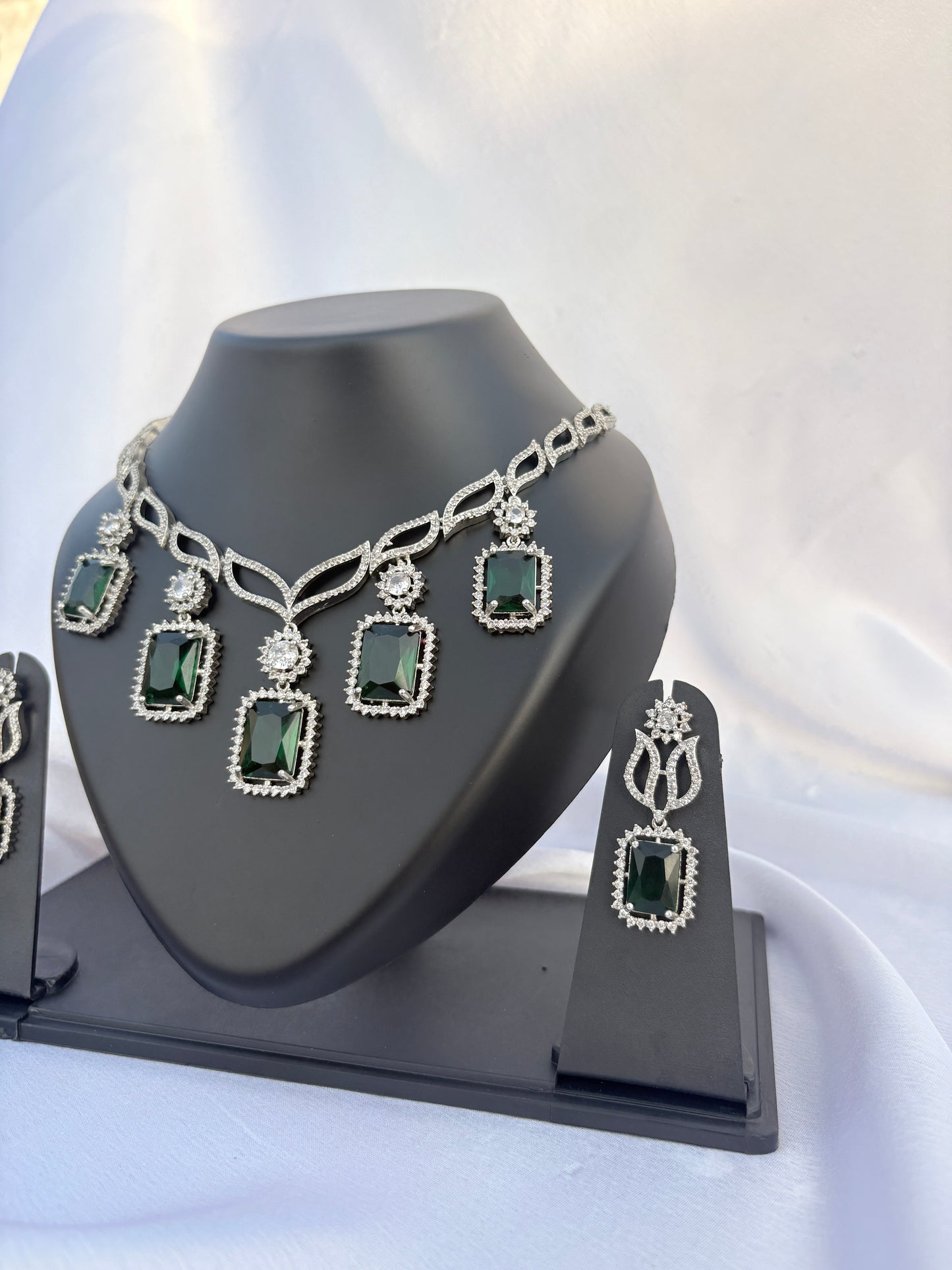 Emerald Royale Statement Necklace Set